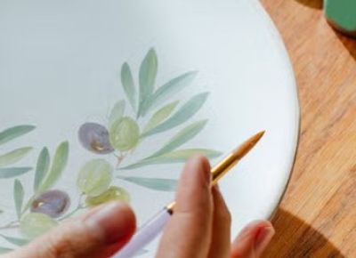 Let's get creative – paint & glaze your own ceramics